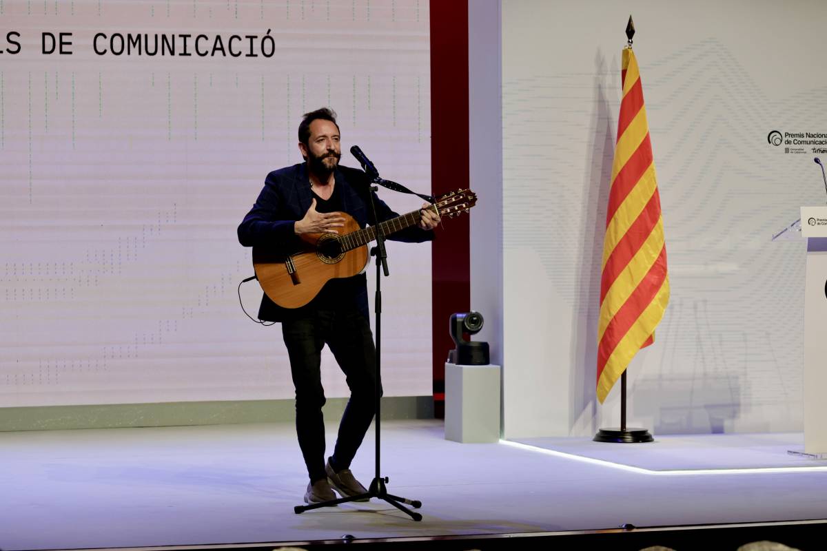 El cantautor Litus - JUANMA PELÁEZ El cantautor Litus