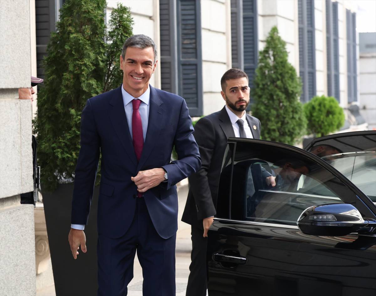 Sánchez tanca files amb Zapatero: «Té tot el meu suport»