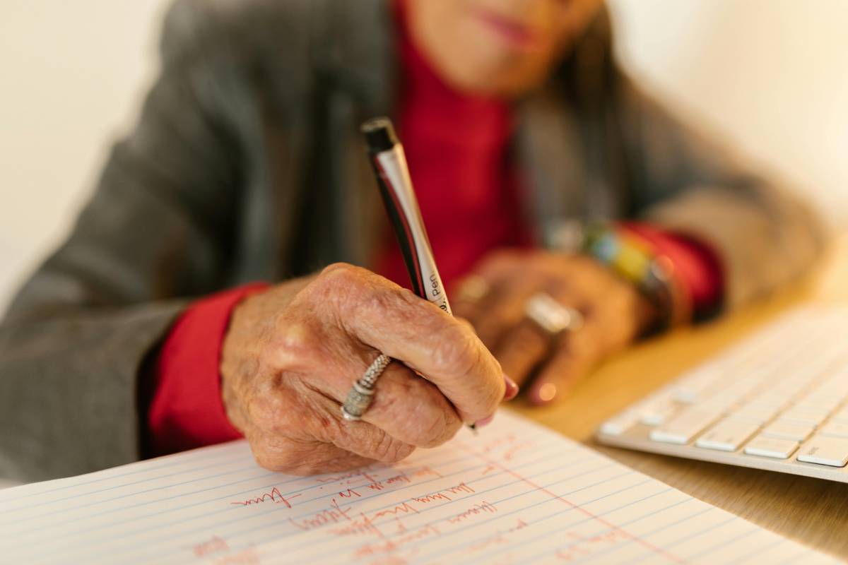 El «test del dictat»: la prova que pots fer a casa per identificar si tens deteriorament cognitiu