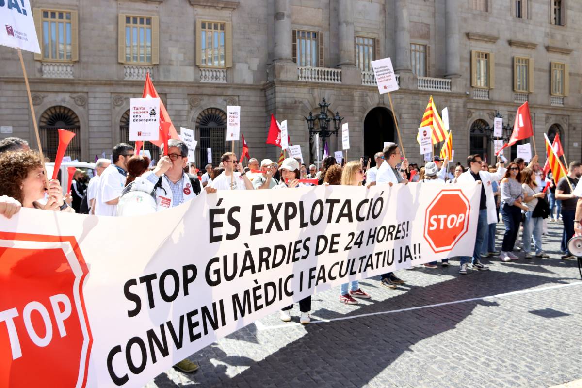 Onze dies de vaga, un sol objectiu: els metges mantenen el pols al Govern