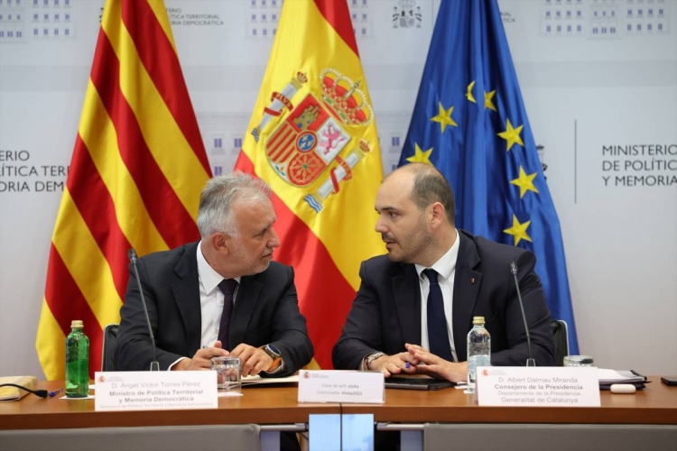 L'Estat es compromet a complir (ara sí) els acords per donar oxigen a l'entesa Illa-Junqueras