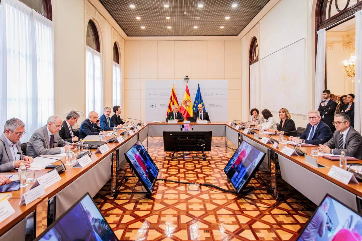 Els acords de la bilateral: dels diners per tenir més Mossos a l'ús del català dels funcionaris de l'Estat
