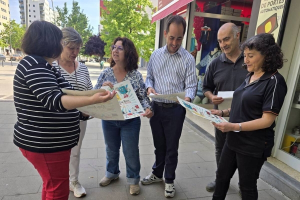 Can Roca celebra la segona festa al carrer  per dinamitzar el teixit comercial