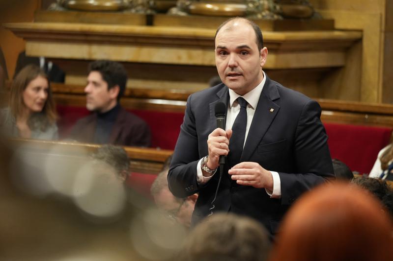 Dalmau anuncia una convocatòria de 540 places de secretaris i interventors per als ajuntaments la setmana vinent