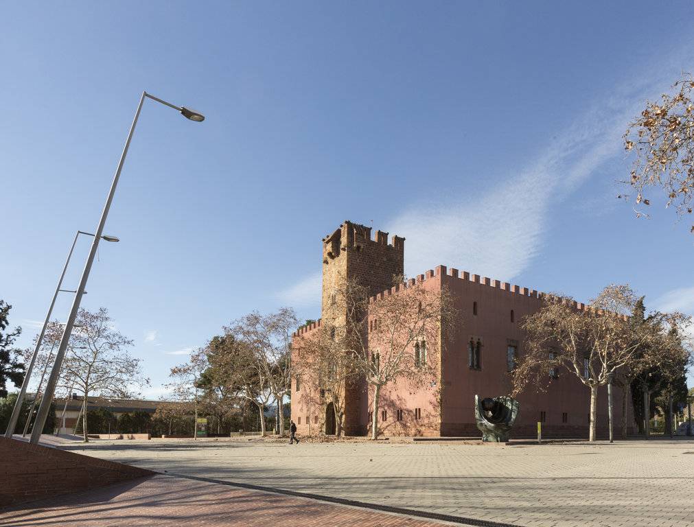 Investiguen un tiroteig de pel·lícula des de diversos cotxes a un bar de Viladecans