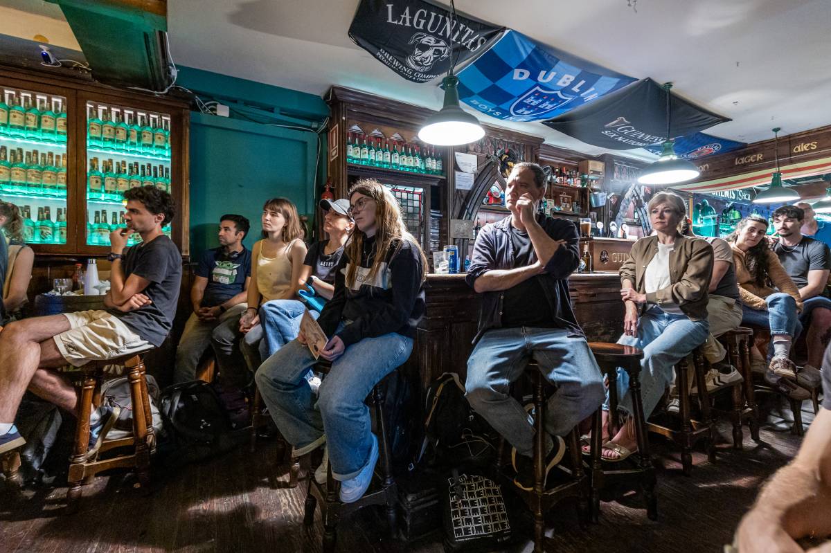 El bar Wild Geese, durant una de les xerrades científiques - Juanma Peláez