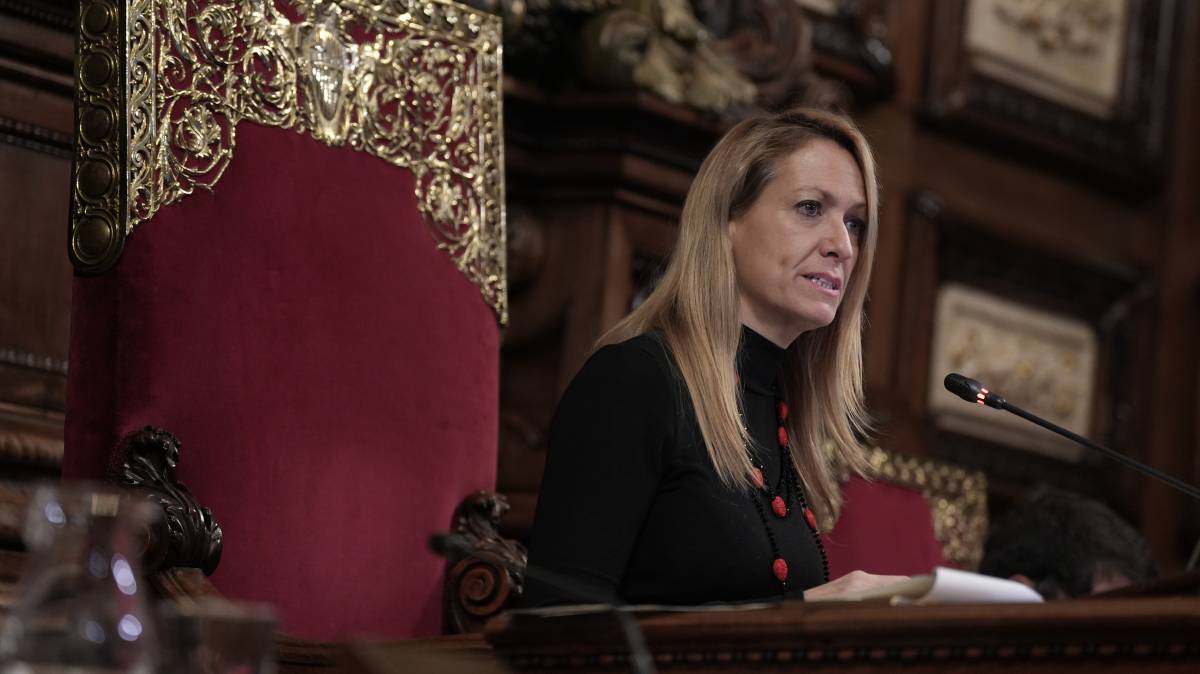 La frase de Maria Eugènia Gay amb micròfon obert que indigna treballadors de serveis municipals
