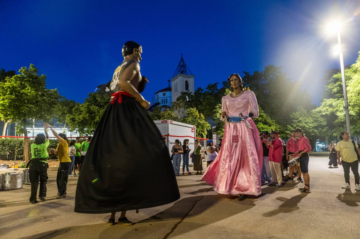  Cercavila de Gegants a la plaça de la Creu Alta de Sabadell - JUANMA PELÁEZ