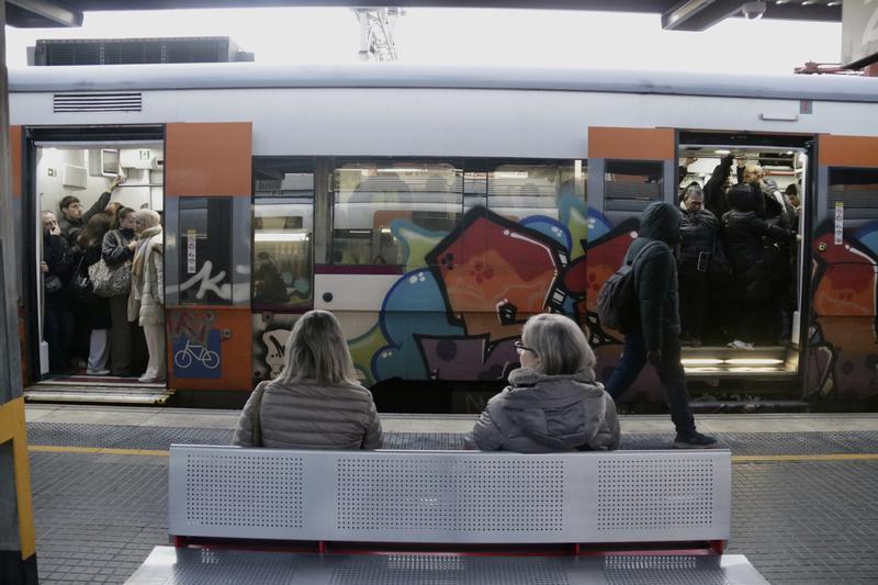 Caos a Rodalies per robatori de coure: interrompuda l'R8 i retards a l'R2, l'R2 nord i l'R11 