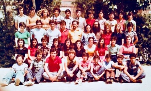 Retrobar-se amb el professor d'EGB mig segle després: "Va ser un referent que ens va marcar molt"