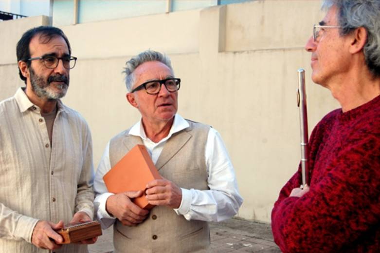 Armengol Trio connecta amb la natura  amb instruments africans, de fang i flaures