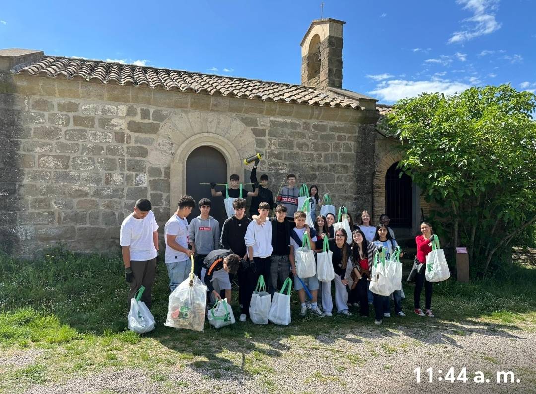  Let’s Clean up Europe Escola Arrels  - 