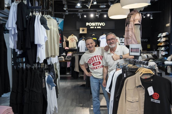 Positivo Boy & Girl, botiga de barri: “Ens buscàvem la vida i anàvem a Londres per buscar producte que aquí no estava tan vist”