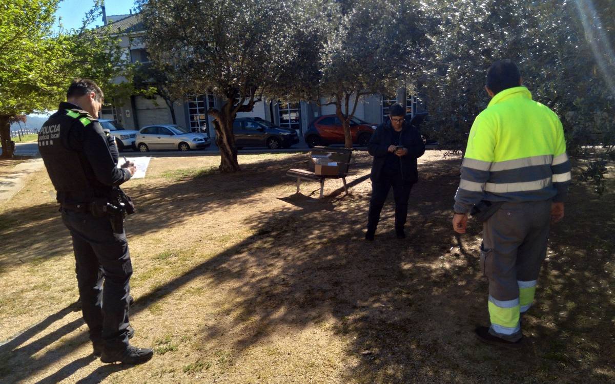 Sant Fruitós identifica 9 ADN canins en la primera batuda d'identificació d'excrements
