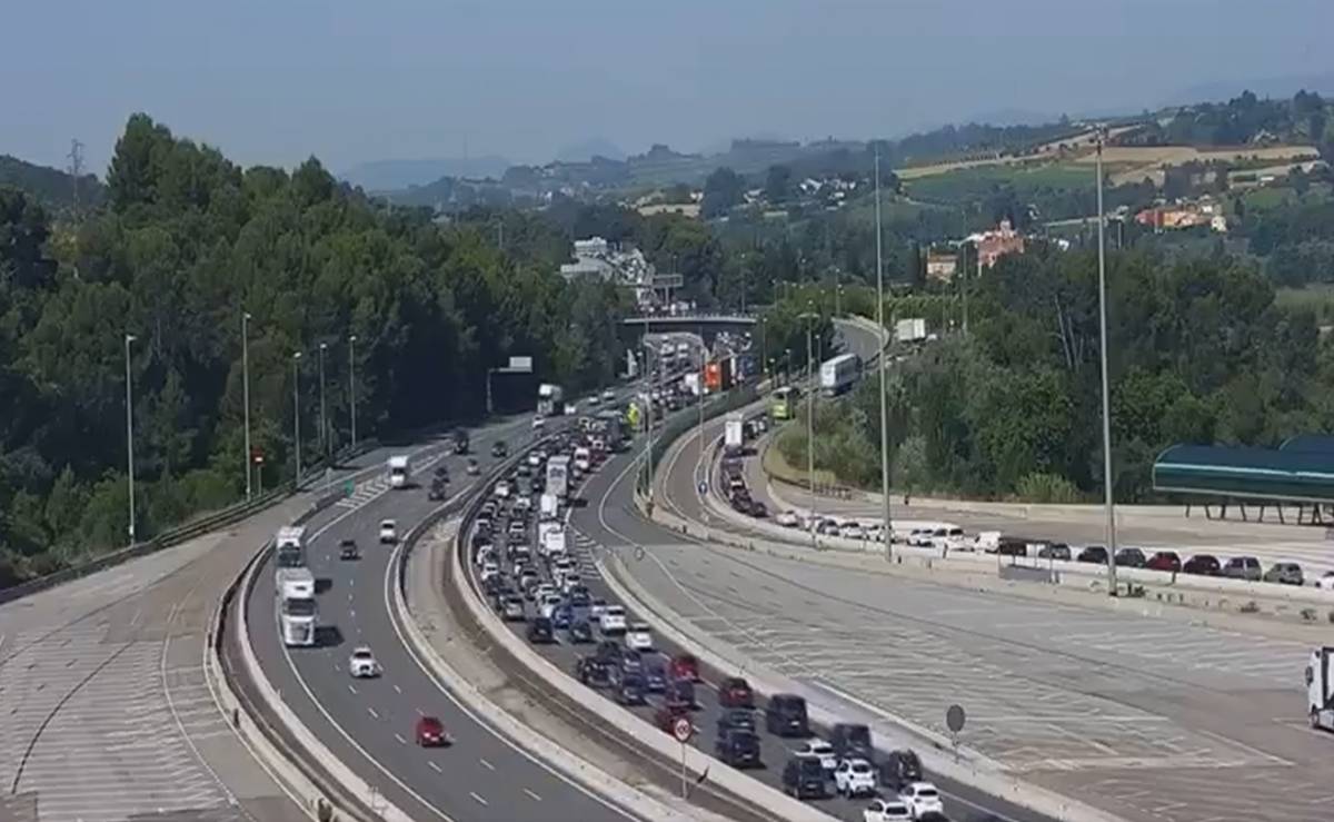 Cues i retencions a l'AP-7 en el segon dia de l'operació sortida per la Segona Pasqua