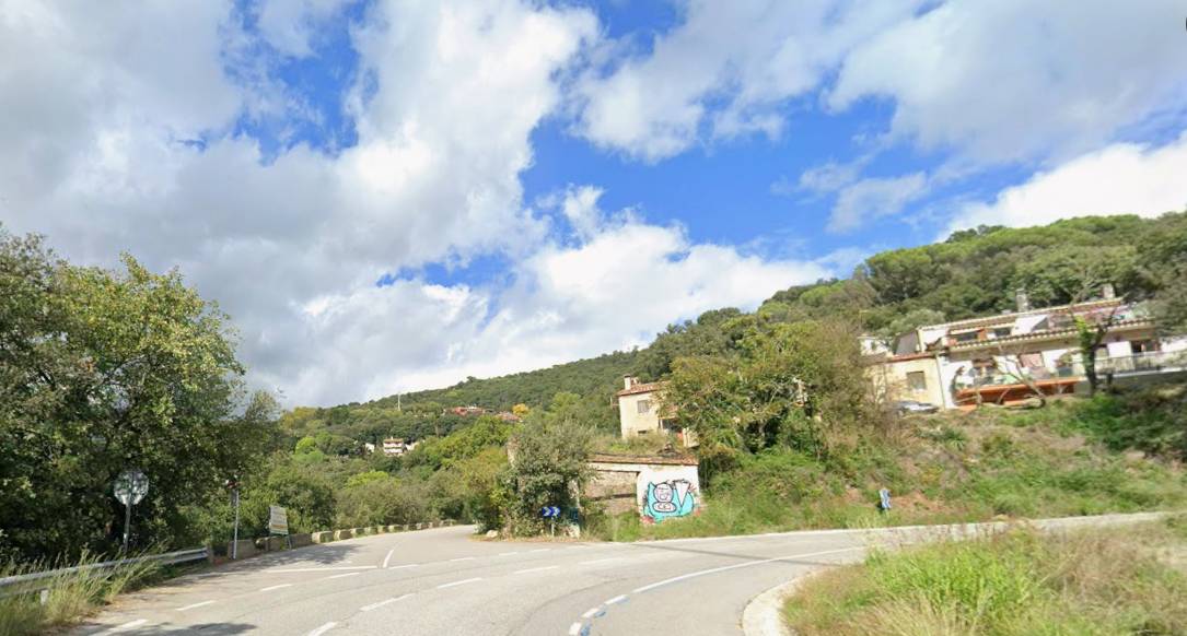 Mor un motorista en una sortida de via a la carretera de Collformic