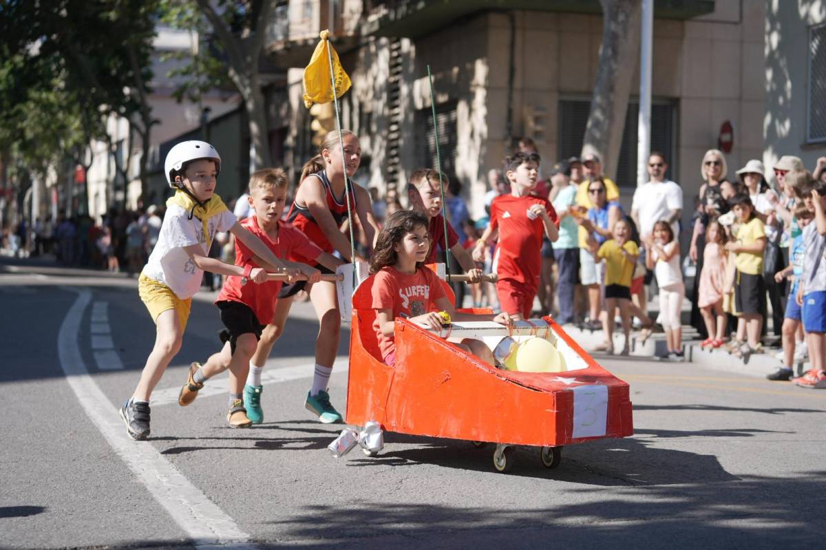 La cursa de carretons de la festa major de la Creu Alta - DAVID CHAO La cursa de carretons de la festa major de la Creu Alta