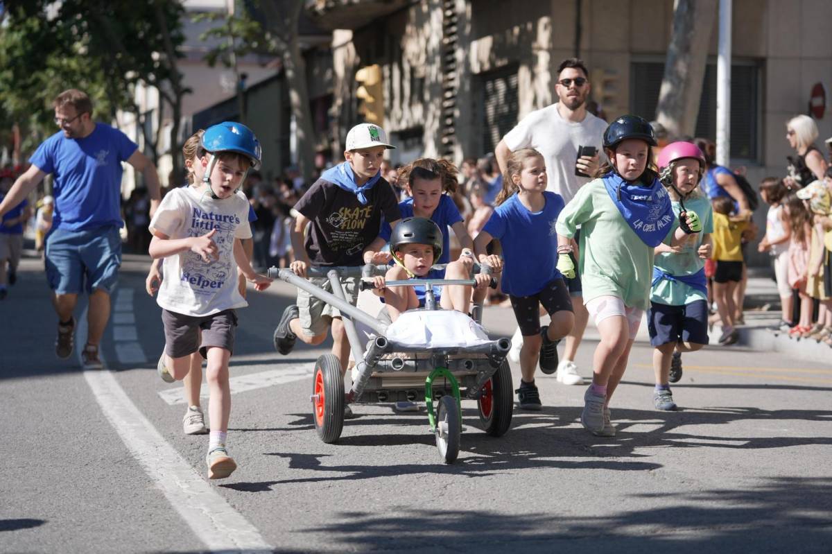 La cursa de carretons de la festa major de la Creu Alta - DAVID CHAO La cursa de carretons de la festa major de la Creu Alta