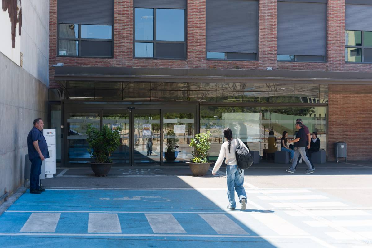 Calma tensa a l'Escola d'Enginyeria de la UAB després d'un conat de revolta d'un grup d'estudiants