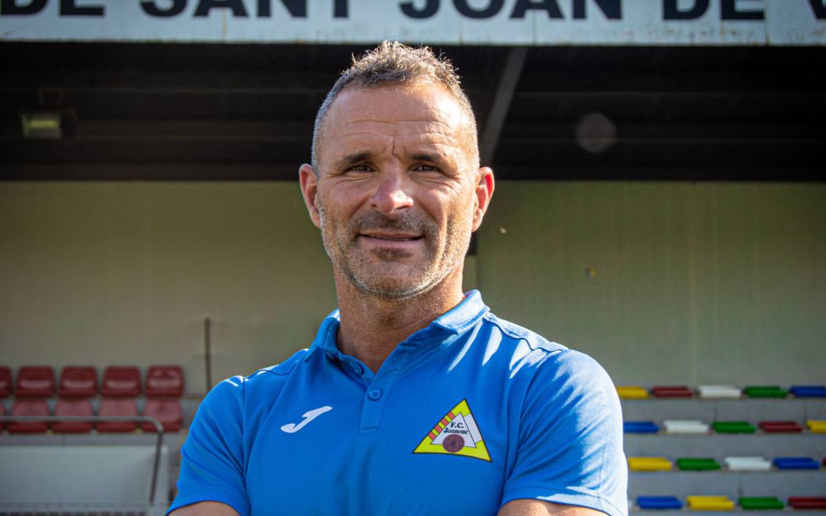 El FC Joanenc renova Xavi Navarro després d'assegurar la permanència
