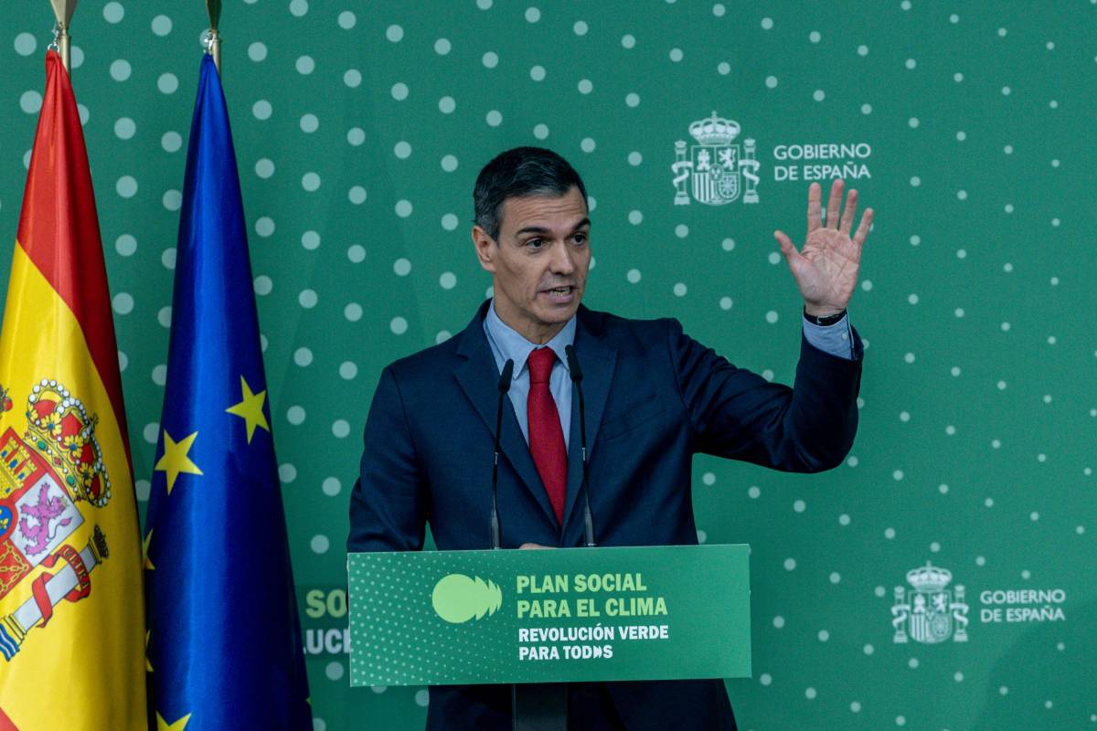 Sánchez llança un pla amb 9.000 milions d'euros per «democratitzar l'energia»