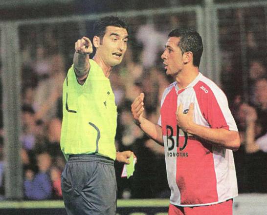 Enrique Ortiz Blanco va ser el protagonista d`aquell partit al Gal - D.S. Enrique Ortiz Blanco va ser el protagonista d`aquell partit al Gal