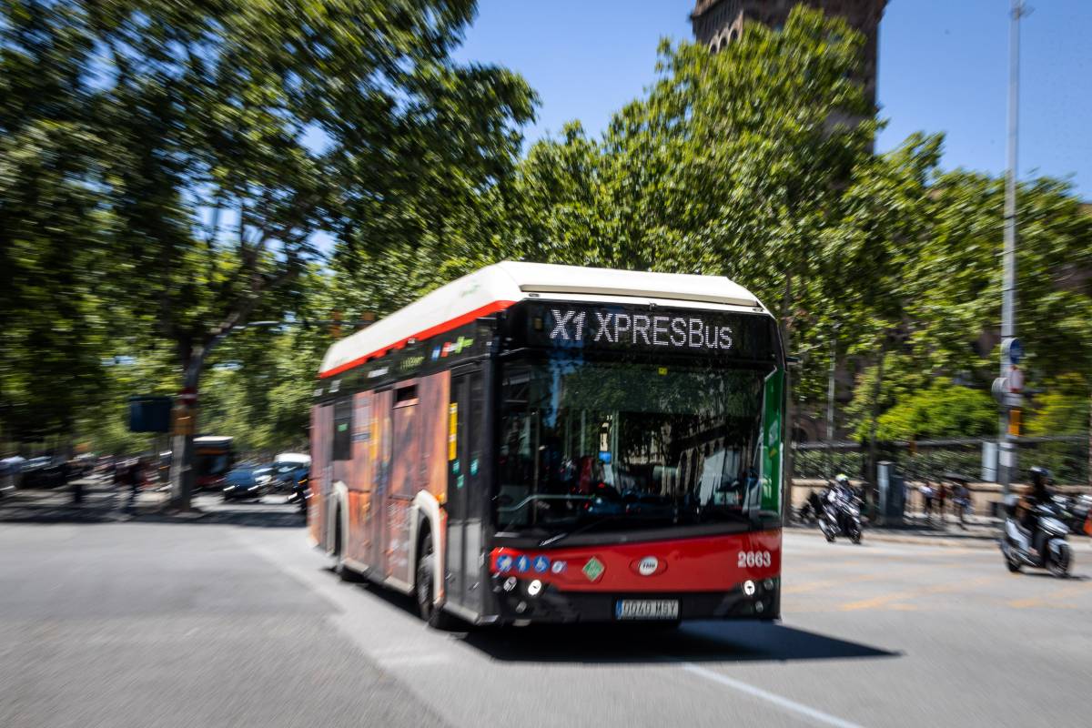 La línia de bus ràpid X1 s'allargarà més enllà de Francesc Macià... i s'estudia fer-ho també per l'altra banda