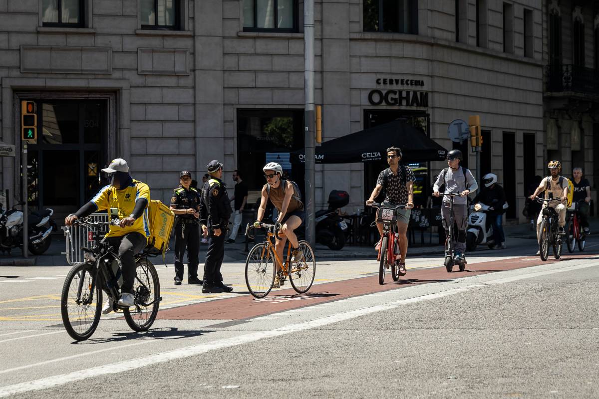 Barcelona limitarà les plataformes de «bicisharing»: «Se'n fa un mal ús»