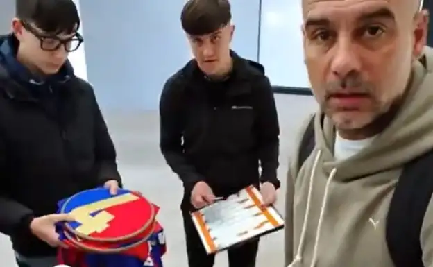 Guardiola explota contra els estafadors dels autògrafs: «Conec les vostres cares!»
