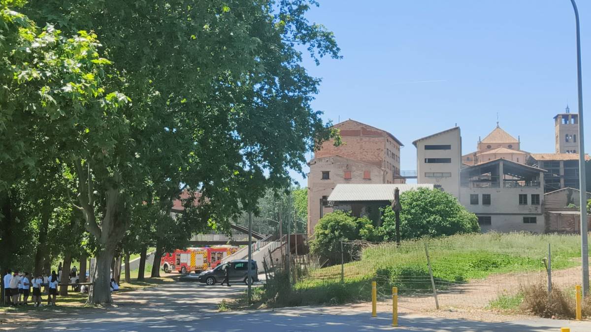 Petit incendi a la zona de les Adoberies de Vic