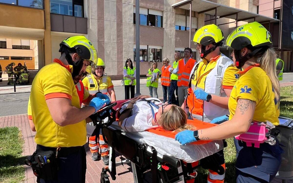 L'Hospital Santa Creu de Jesús posa a prova el seu Pla d'Autoprotecció amb un simulacre d'incendi