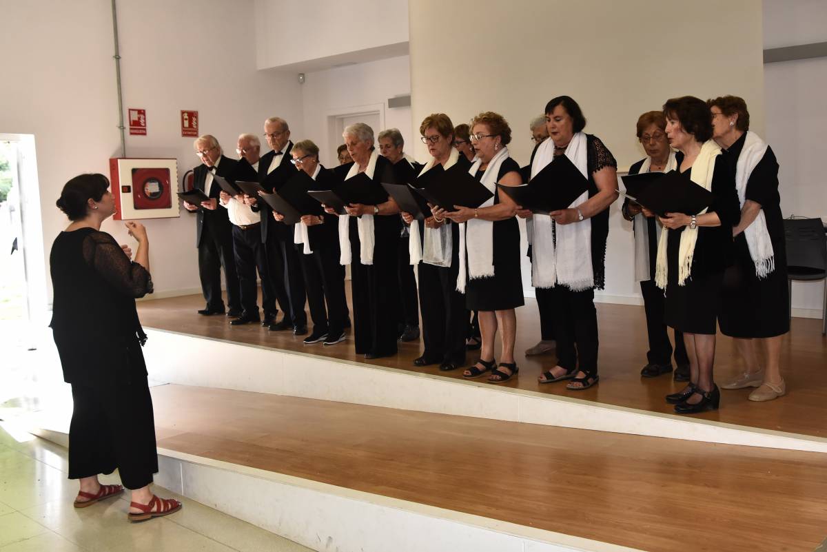 La Coral Estel de Sant Jordi posa la nota musical a la inauguració de la Setmana de la Gent Gran de Solsona