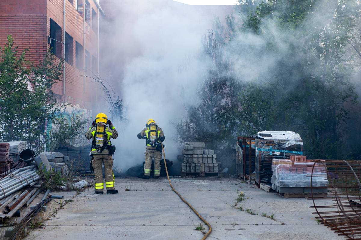 Ensurt per quatre focs simultanis a la zona del centre Antonio Machado de Badia