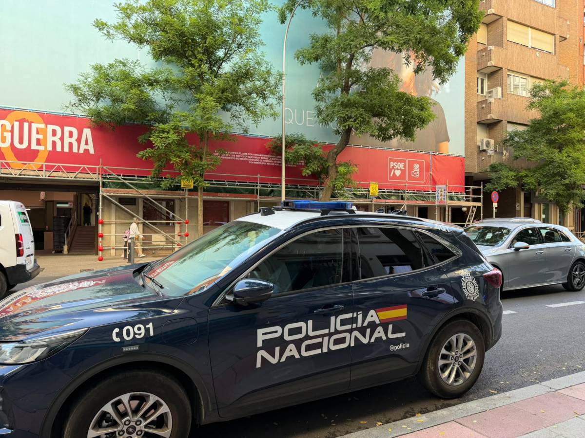 La Guàrdia Civil escorcolla la seu del PSOE