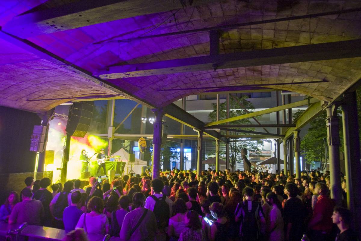 La plaça del Vapor Ventalló, durant una edició de l`Espai Vapor - Nebridi Aróztegui La plaça del Vapor Ventalló, durant una edició de l`Espai Vapor