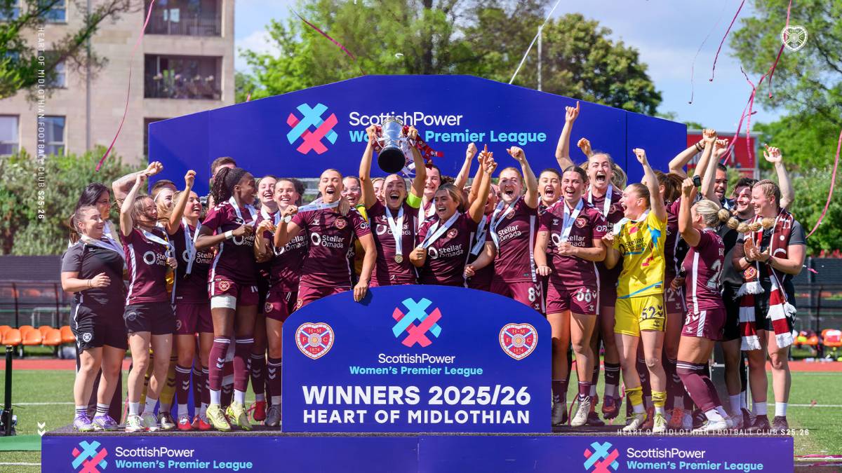 Un equip escocès amb accent sabadellenc guanya la lliga al ritme de 'Despacito' 