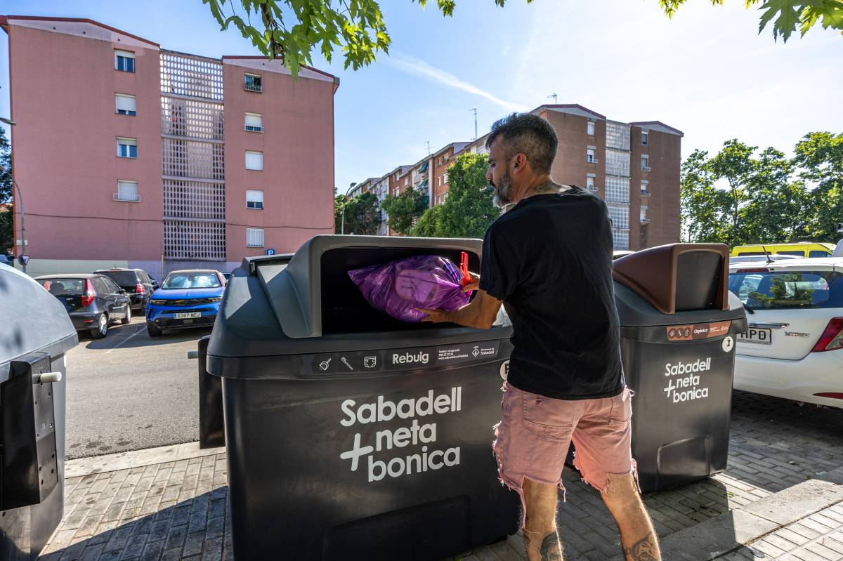 Els nous contenidors de Sabadell també es proven a Cifuentes