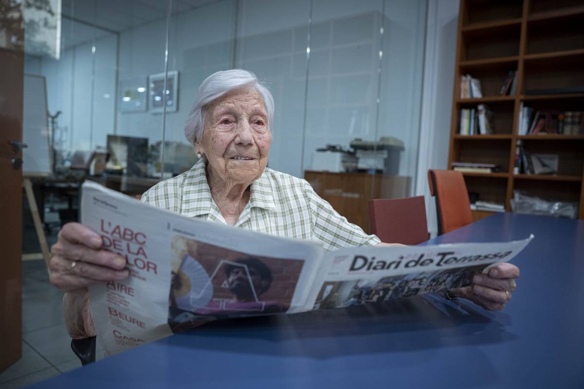 La lectora més longeva del Diari fa 102 anys: “Si Déu em dona vista per llegir-lo, jo no el deixaré mai”