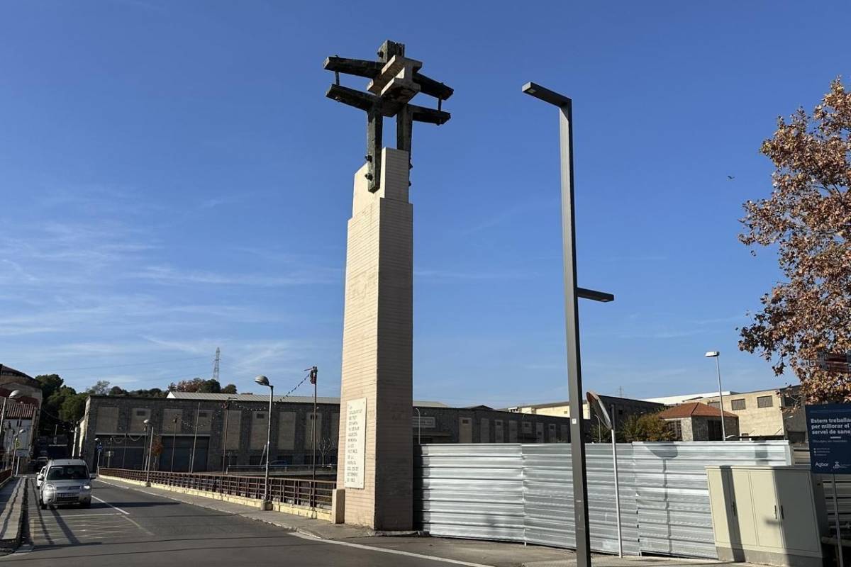 Retiraran el monument de Subirachs de Rubí per restaurar-lo