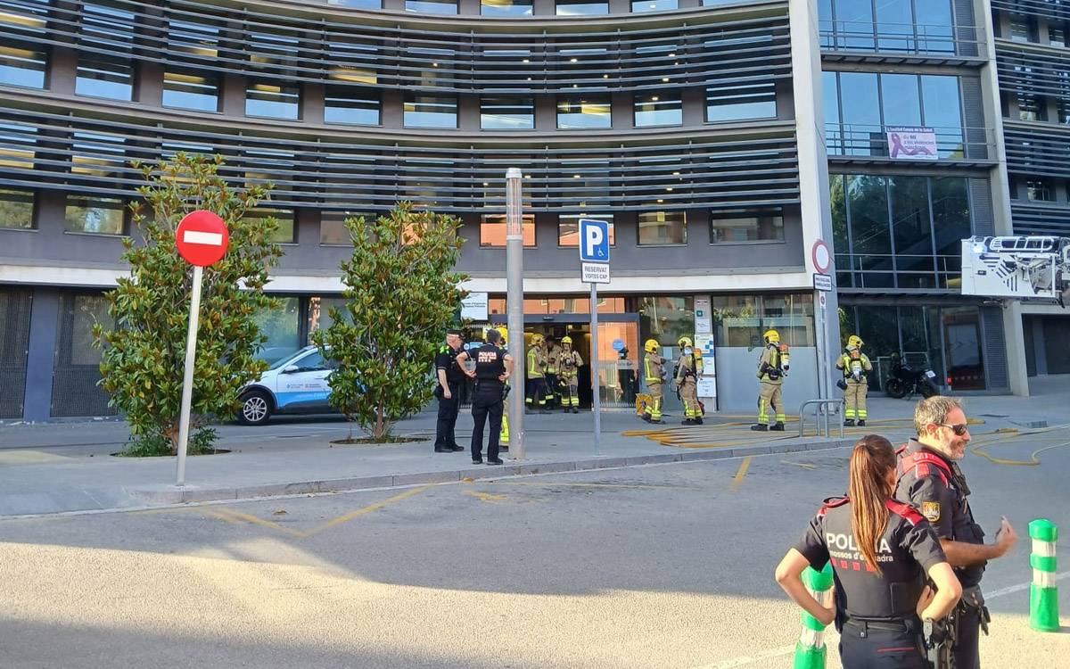 Un cable cremat en un ascensor obliga a evacuar una seixantena de persones del CAP Bages
