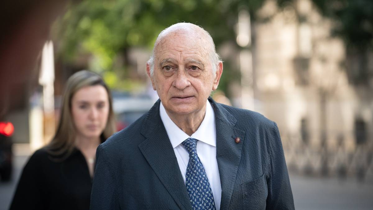 Fernández Díaz es fa l'orni i assegura que va conèixer l'espionatge a Bárcenas per la premsa