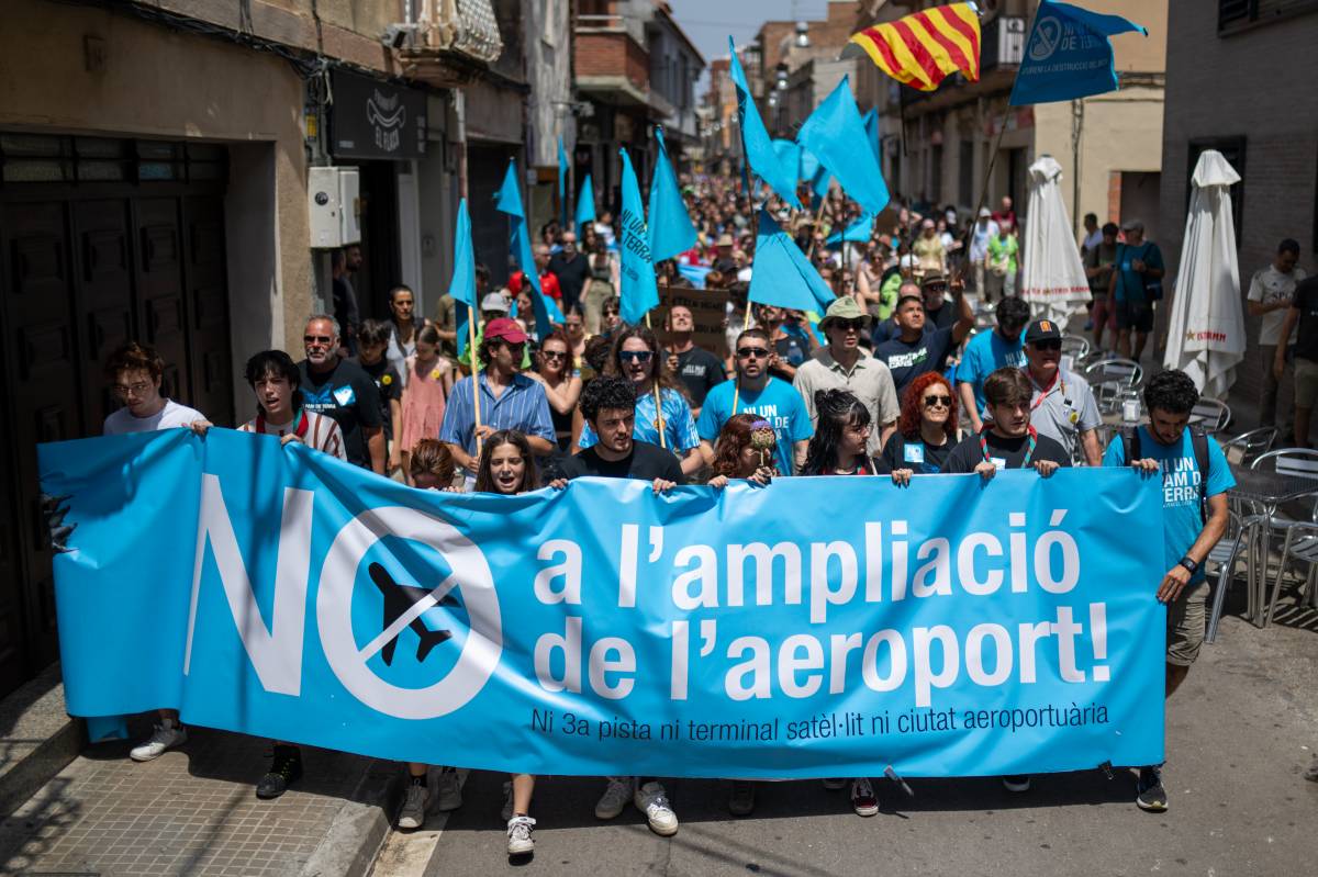 Les mobilitzacions contra l'ampliació de l'aeroport tornaran al setembre