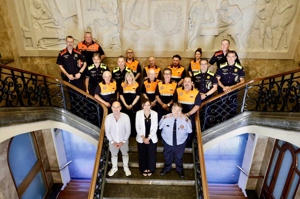 FOTOS | Reconeixement institucional als 25 anys de la Protecció Civil de Sabadell BRAVO