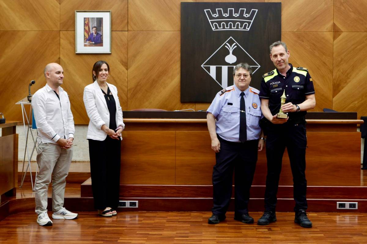 Rebuda institucional de l’Associació de Voluntaris de Protecció Civil de Sabadell BRAVO - Juanma Peláez Rebuda institucional de l’Associació de Voluntaris de Protecció Civil de Sabadell BRAVO