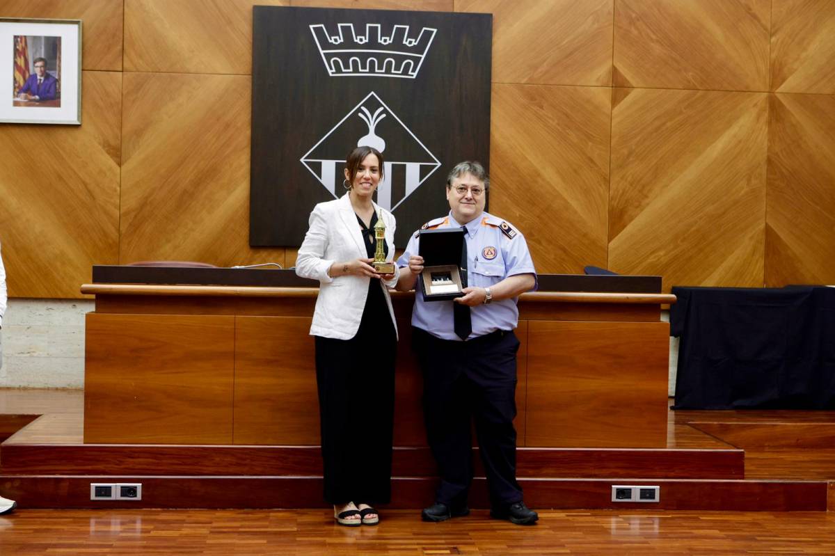 Rebuda institucional de l’Associació de Voluntaris de Protecció Civil de Sabadell BRAVO - Juanma Peláez Rebuda institucional de l’Associació de Voluntaris de Protecció Civil de Sabadell BRAVO