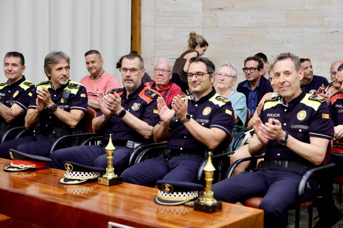 Rebuda institucional de l’Associació de Voluntaris de Protecció Civil de Sabadell BRAVO - Juanma Peláez Rebuda institucional de l’Associació de Voluntaris de Protecció Civil de Sabadell BRAVO