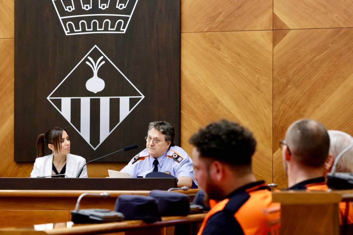 Rebuda institucional de l’Associació de Voluntaris de Protecció Civil de Sabadell BRAVO - Juanma Peláez Rebuda institucional de l’Associació de Voluntaris de Protecció Civil de Sabadell BRAVO