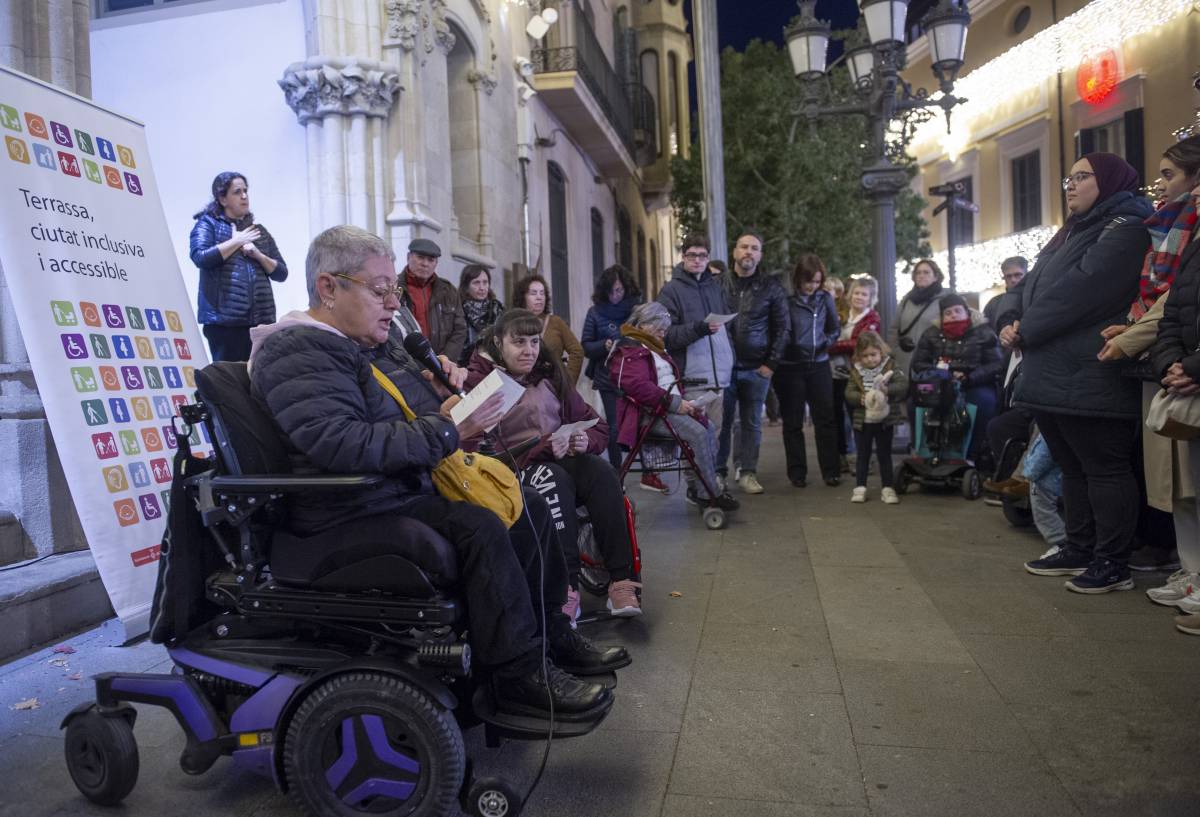 Un nou canal de WhatsApp i una guia digital reforcen l’atenció a la discapacitat a Terrassa