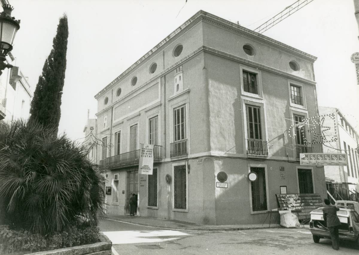 Un edifici plural i el final de Gamsajurdia