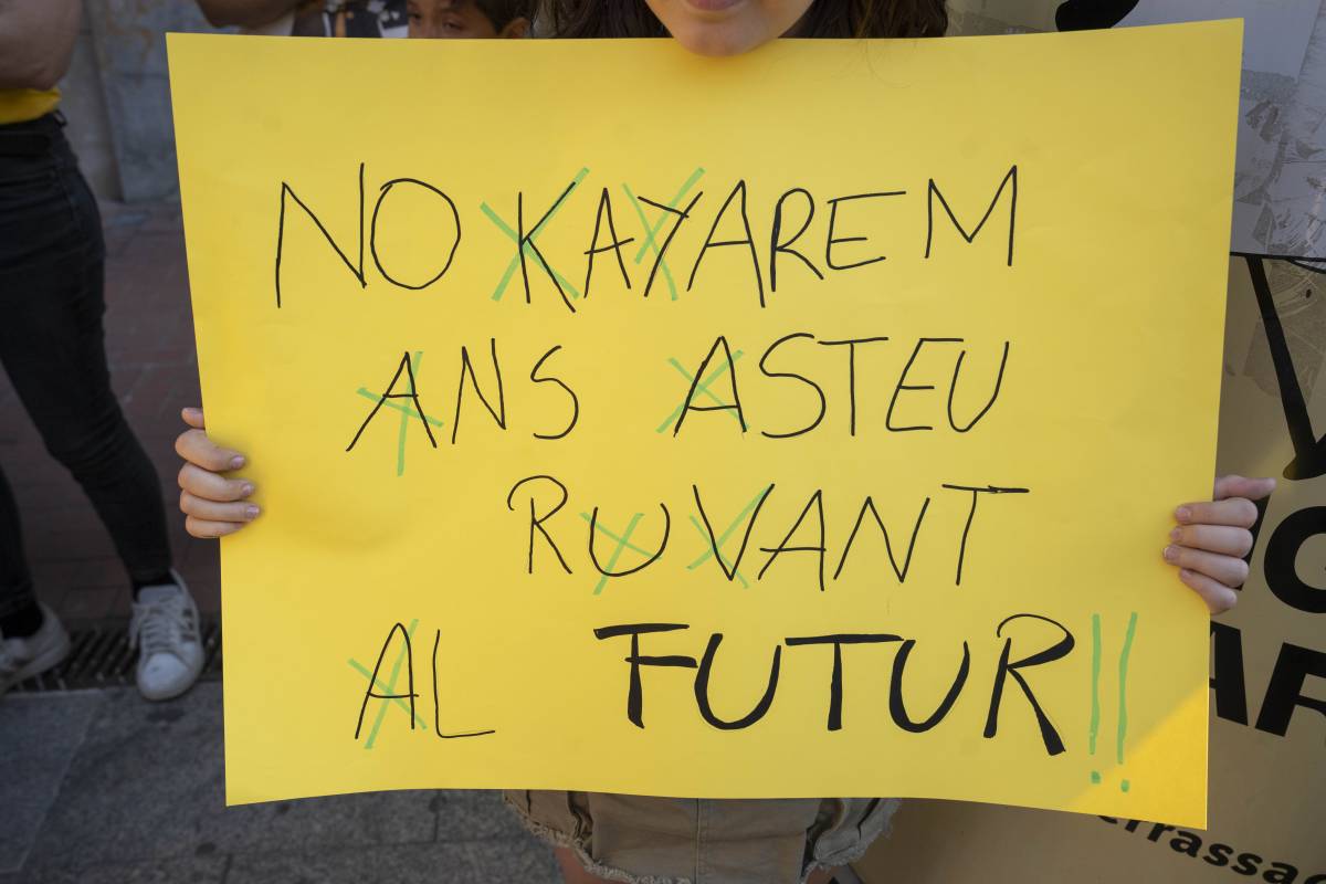 Mobilització en defensa de l`educació pública a Terrassa - NEBRIDI ARÓZTEGUI Mobilització en defensa de l`educació pública a Terrassa